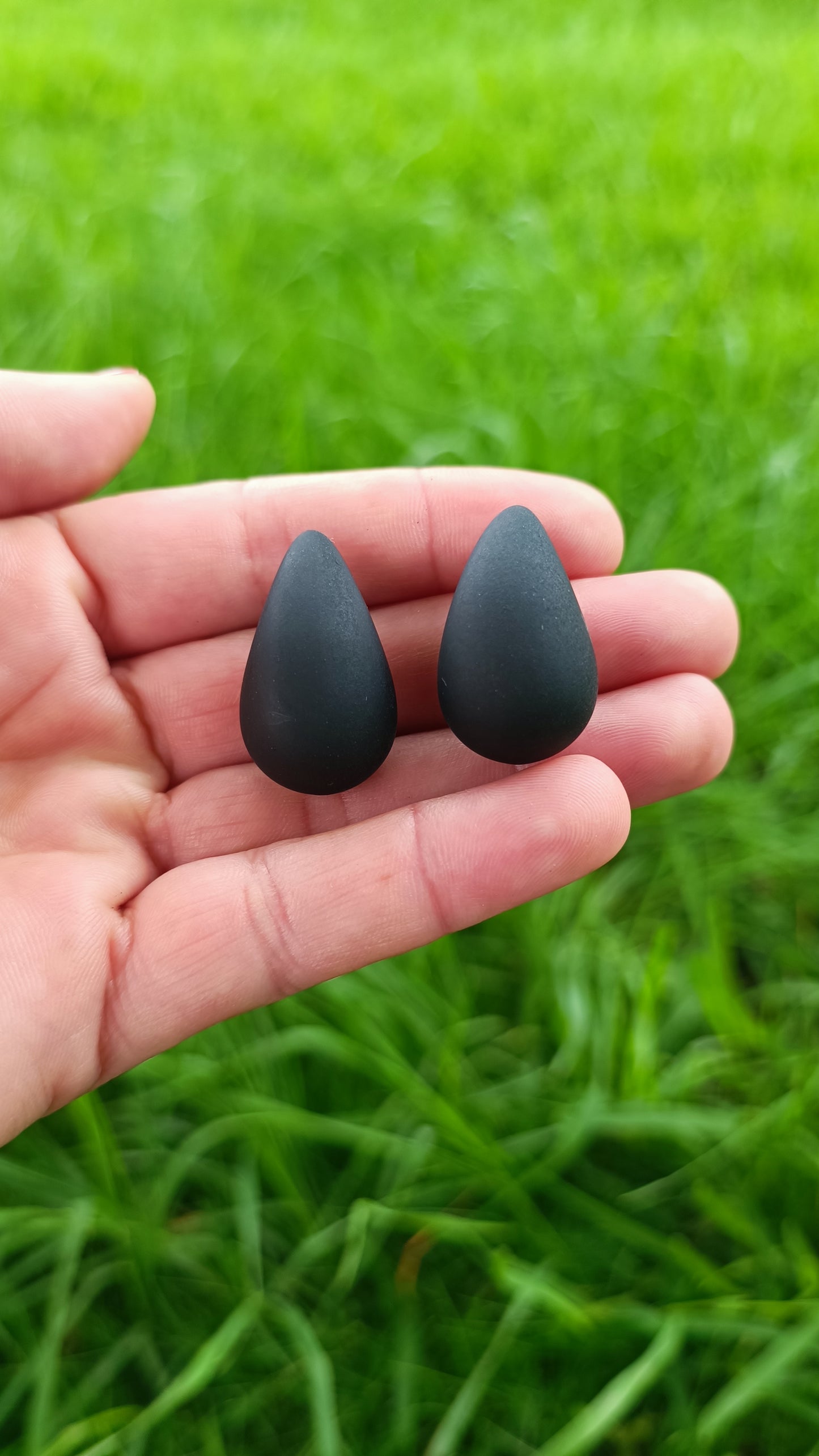 Pendientes de gota en colores