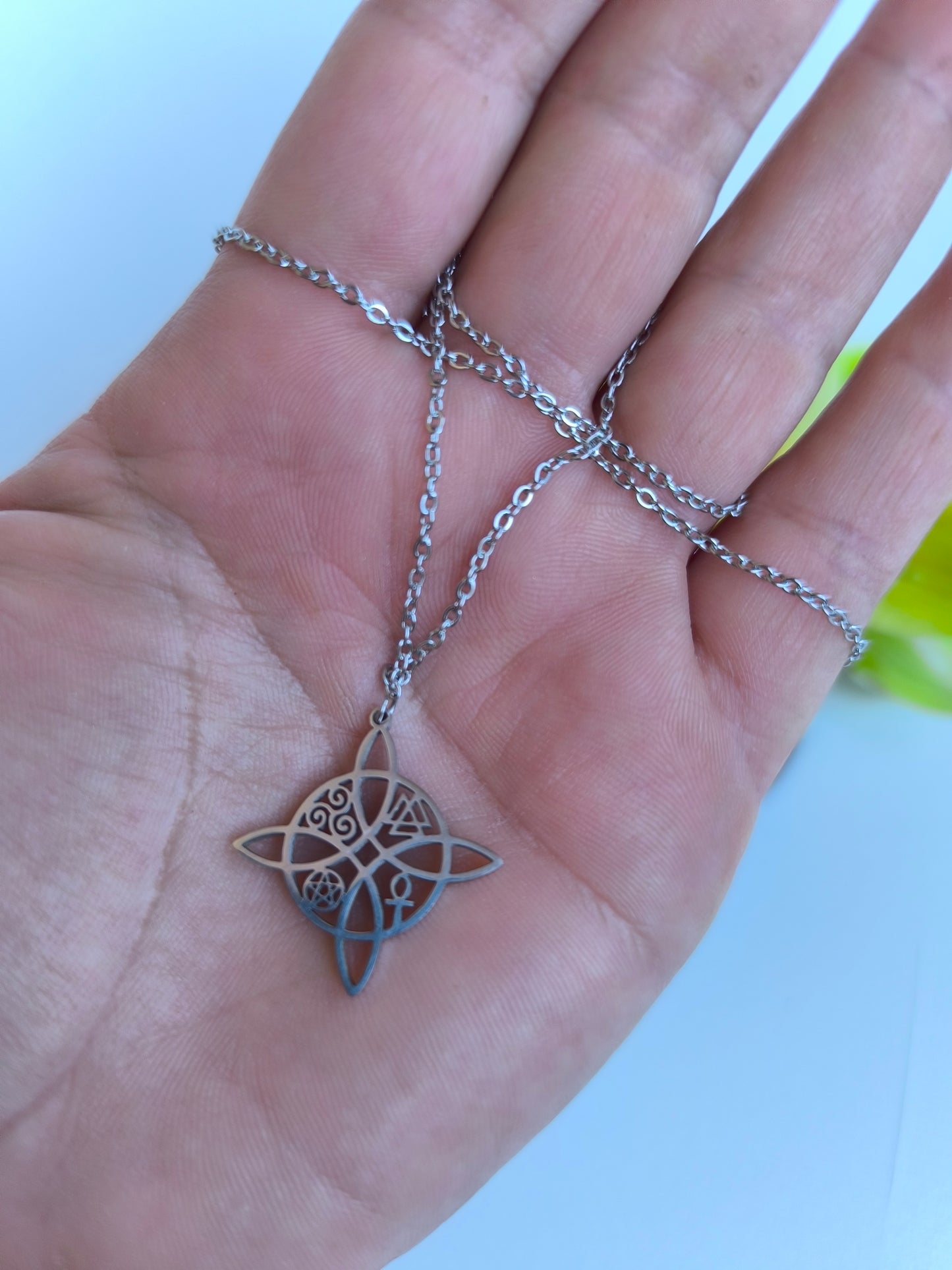 Collar Nudo de Bruja ✨