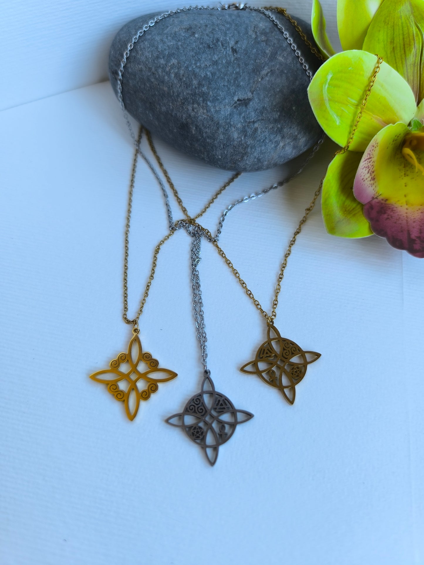 Collar Nudo de Bruja ✨