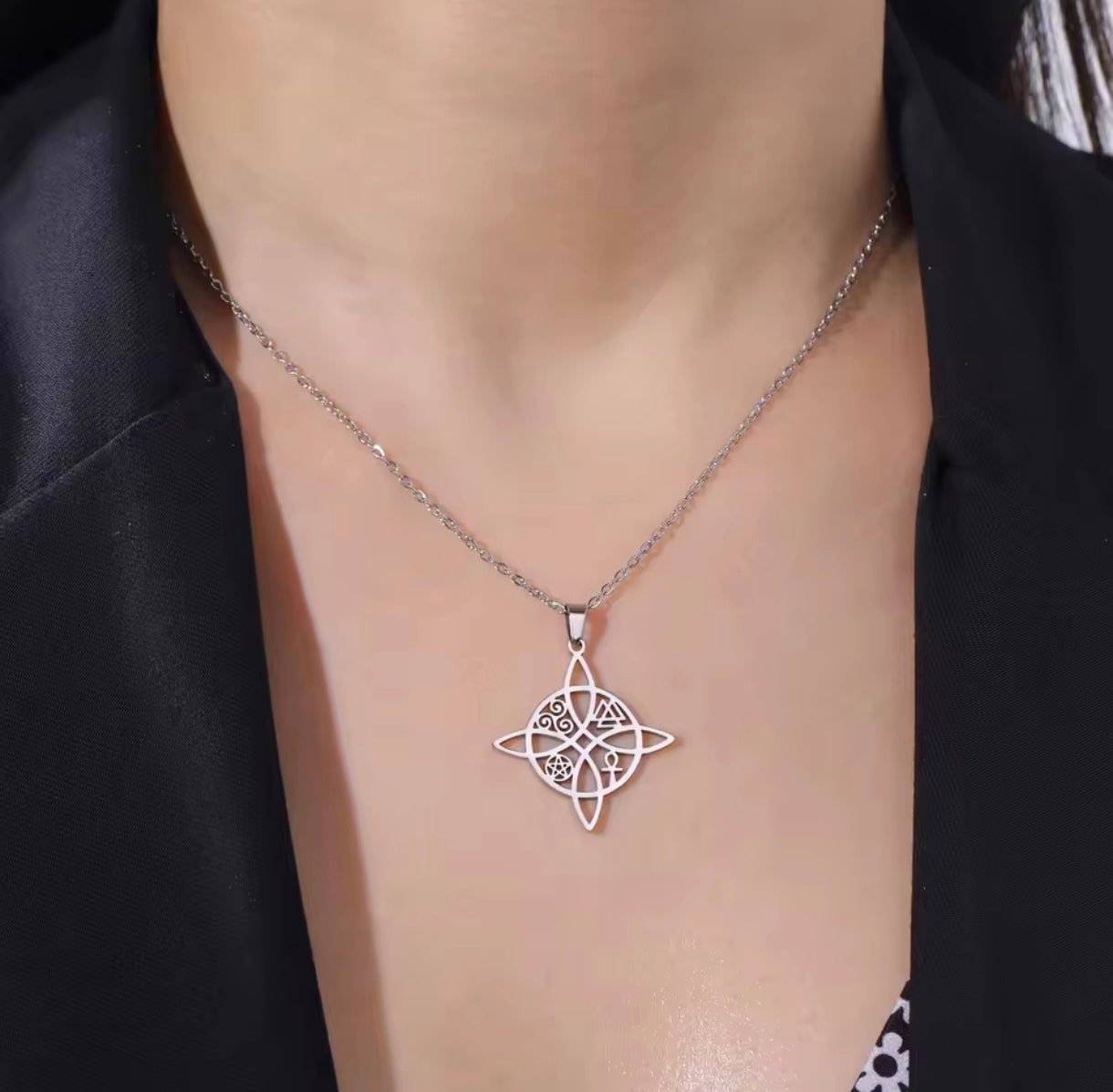 Collar Nudo de Bruja ✨