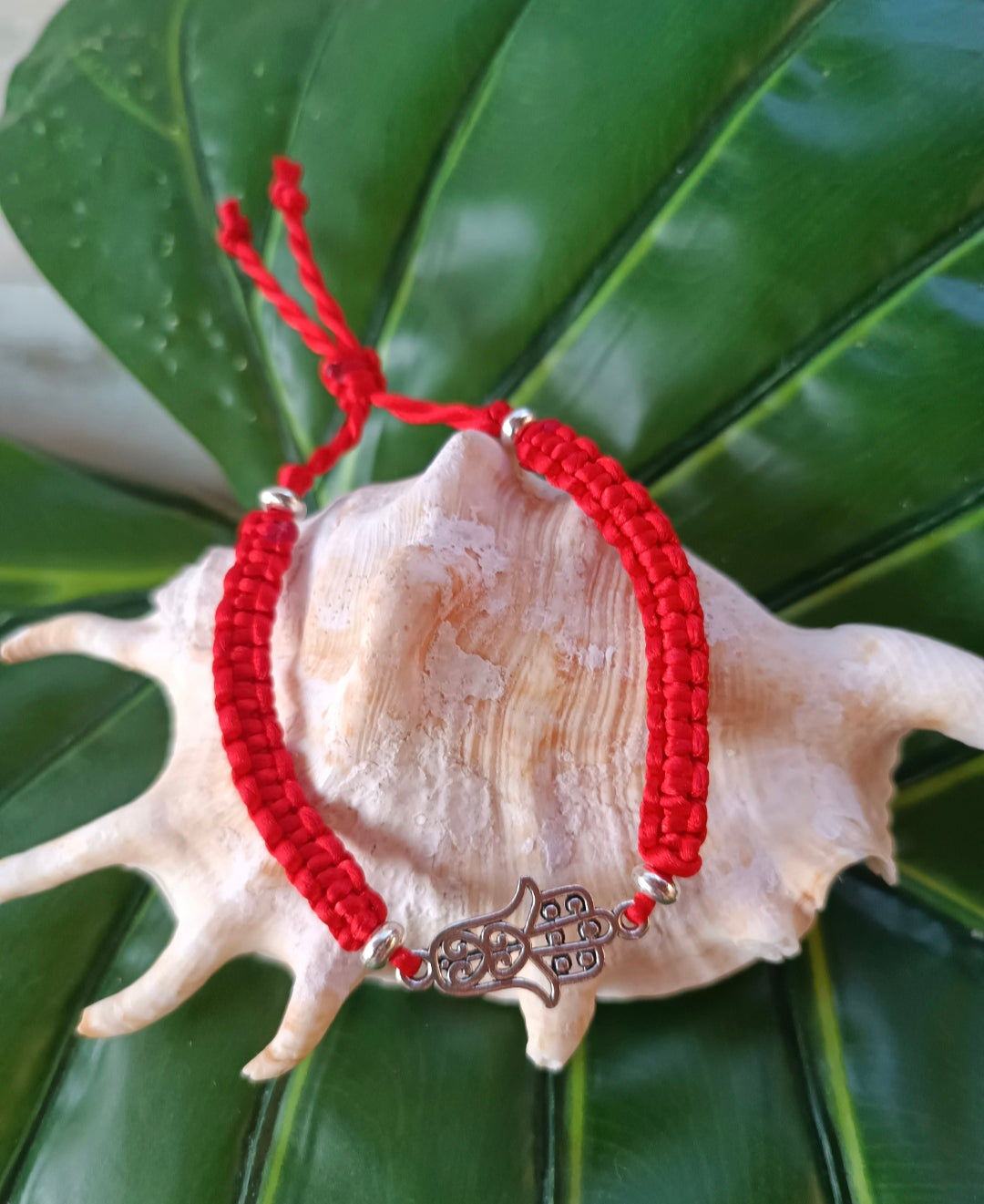 Pulsera Roja con Mano de Fátima