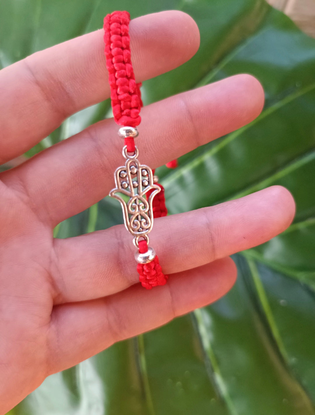 Pulsera Roja con Mano de Fátima
